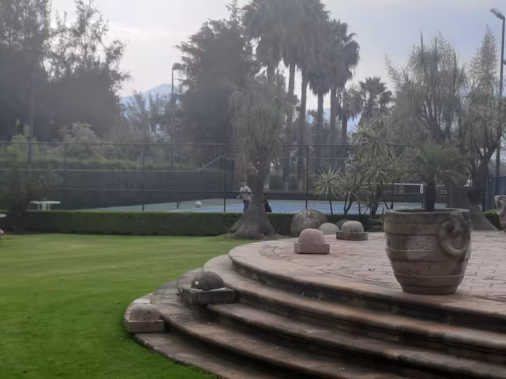 Tennis court at the Tzintzuntzan home